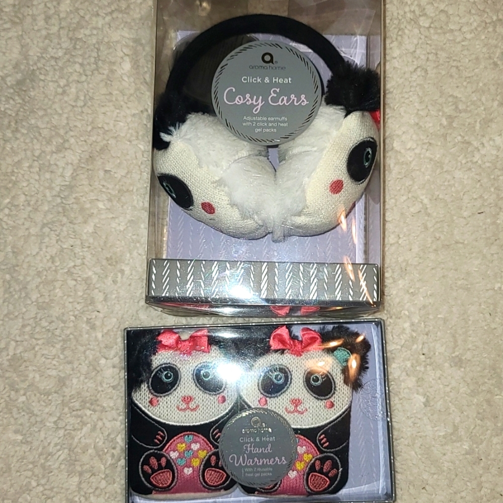 NWT Cosy Ears and Handwarmers click and heat pandas set